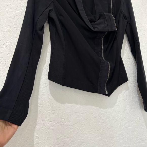 💥PRICE ⬇️ TWO BY VINCE CAMUTO • Long Sleeve Black Zip Up Jacket • size S - Picture 3 of 8